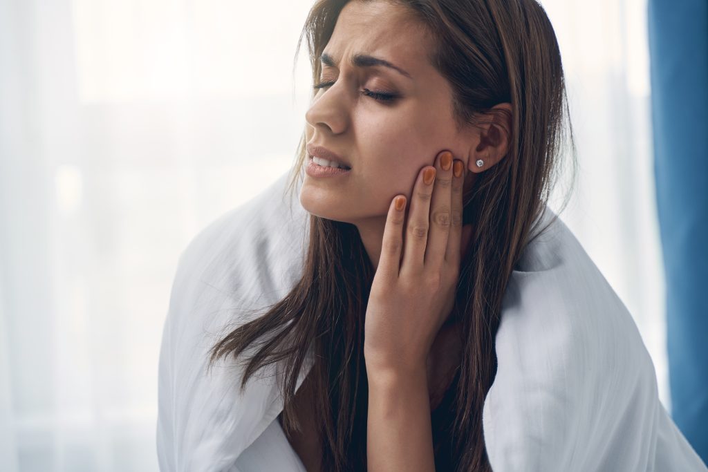 Sensitive Teeth: Causes, Remedies & Best Toothpaste